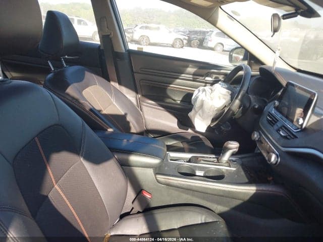 2022 NISSAN ALTIMA SR FWD 5