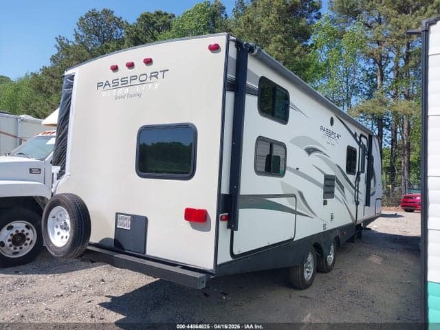 2017 KEYSTONE PASSPORT GRAND TOURI 4