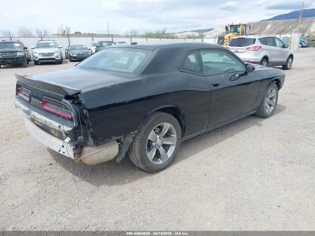 2019 DODGE CHALLENGER SXT 4