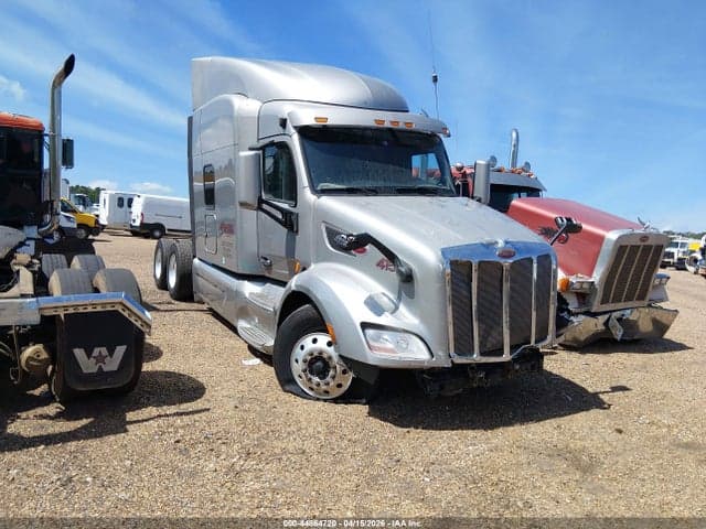 2018 PETERBILT 579