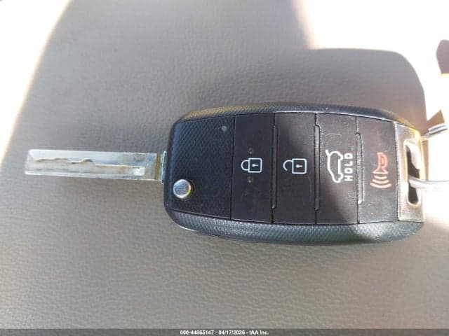 2017 KIA SORENTO 3.3L LX 11