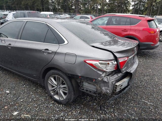 2017 TOYOTA CAMRY SE 6