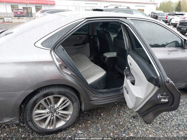 2017 TOYOTA CAMRY SE 8