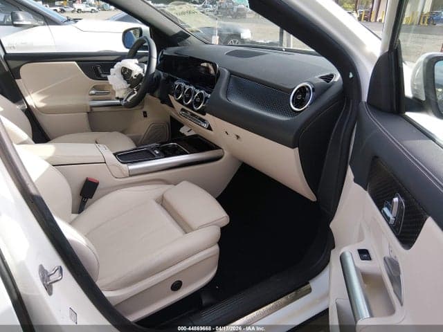 2025 MERCEDES-BENZ GLA 250 4MATIC 5