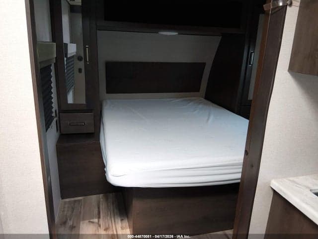 2022 GRAND DESIGN TRANSCEND XPLOR 221R 8