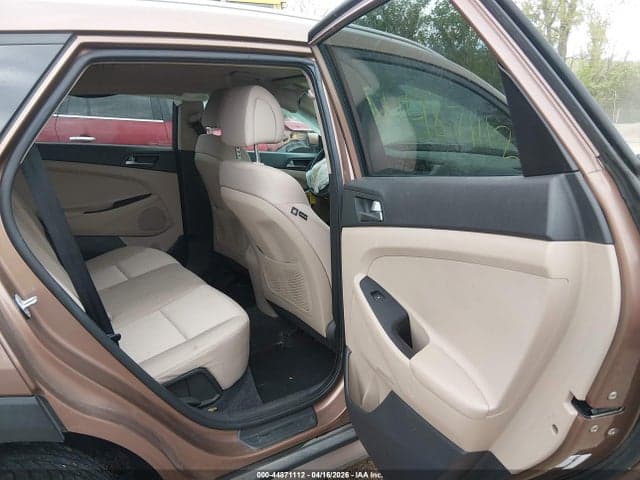 2017 HYUNDAI TUCSON SE 8