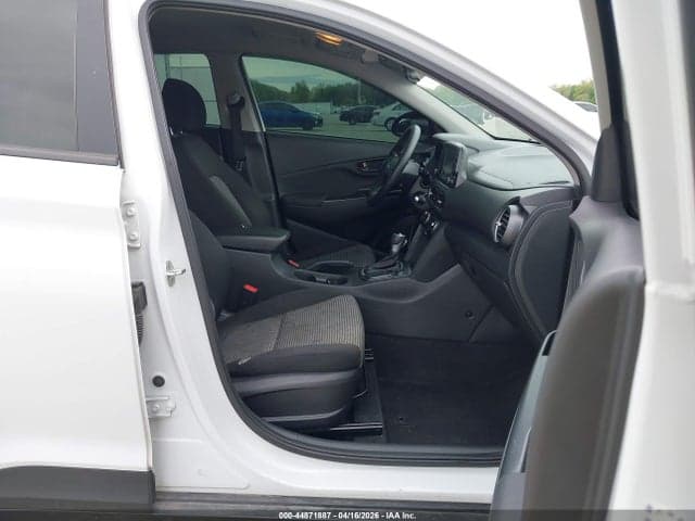 2020 HYUNDAI KONA SE 5