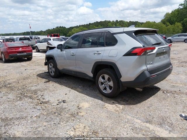 2025 TOYOTA RAV4 XLE 3