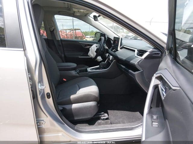 2025 TOYOTA RAV4 XLE 5