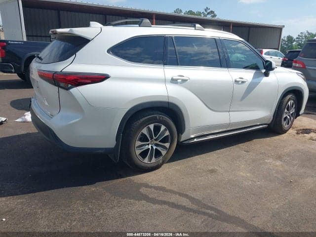 2020 TOYOTA HIGHLANDER XLE 4
