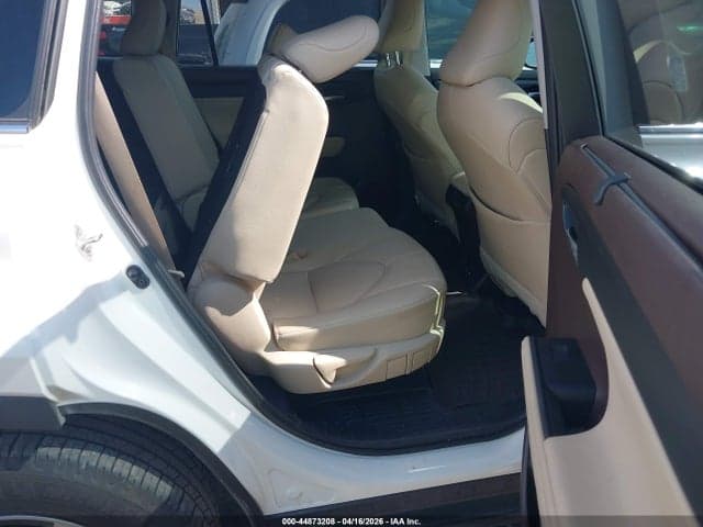 2020 TOYOTA HIGHLANDER XLE 8