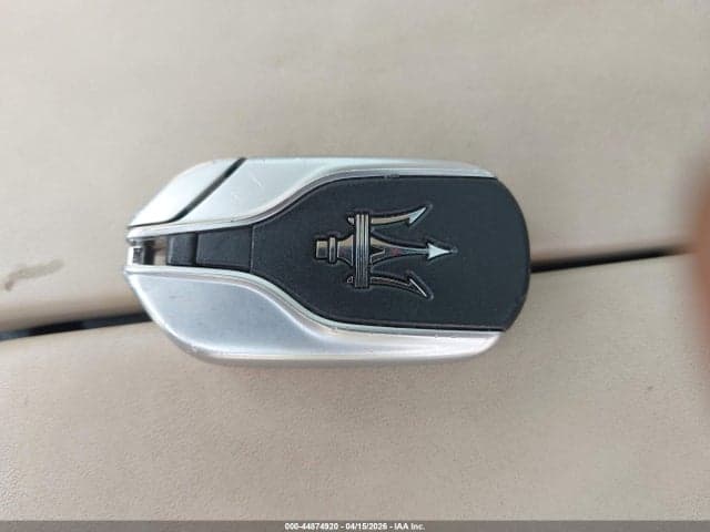 2021 MASERATI LEVANTE GRANLUSSO 11