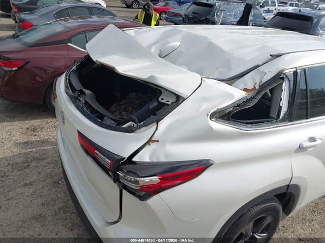 2020 TOYOTA HIGHLANDER L 17