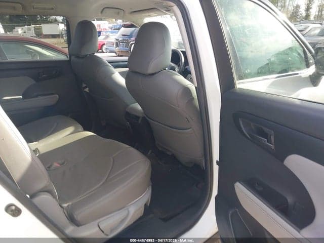 2020 TOYOTA HIGHLANDER L 8
