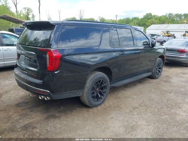 2022 GMC YUKON XL 4WD AT4 4