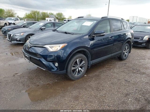 2017 TOYOTA RAV4 XLE 2