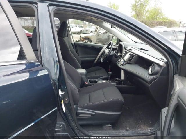 2017 TOYOTA RAV4 XLE 5