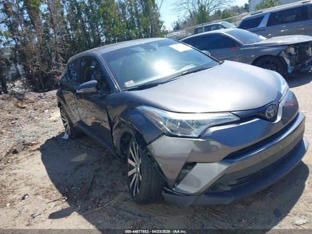 2019 TOYOTA C-HR XLE 1