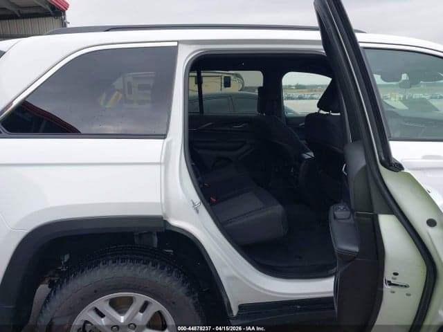 2025 JEEP GRAND CHEROKEE LAREDO 4X4 8
