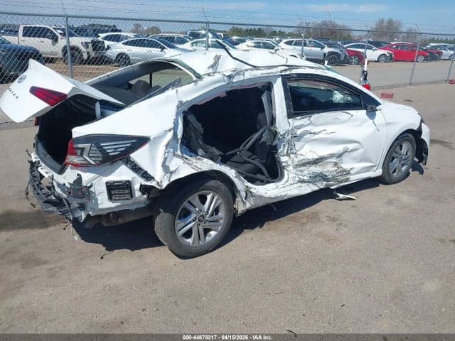2020 HYUNDAI ELANTRA SEL 4