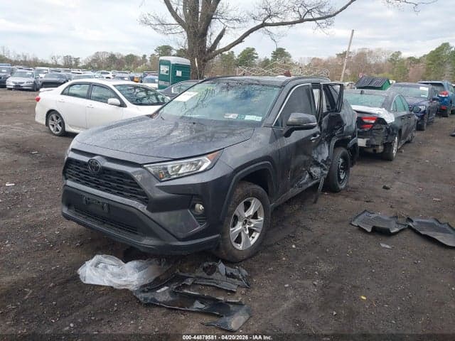 2020 TOYOTA RAV4 XLE 2
