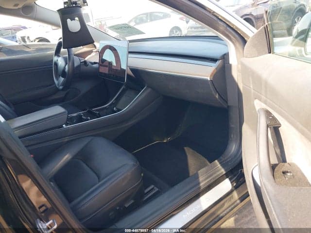 2018 TESLA MODEL 3 LONG RANGE/PERFORMANCE 5