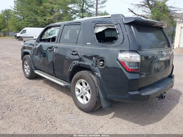 2021 TOYOTA 4RUNNER SR5 3
