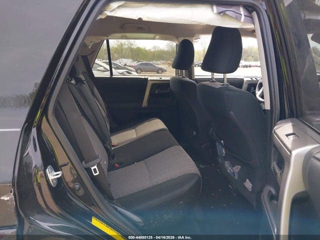 2021 TOYOTA 4RUNNER SR5 8