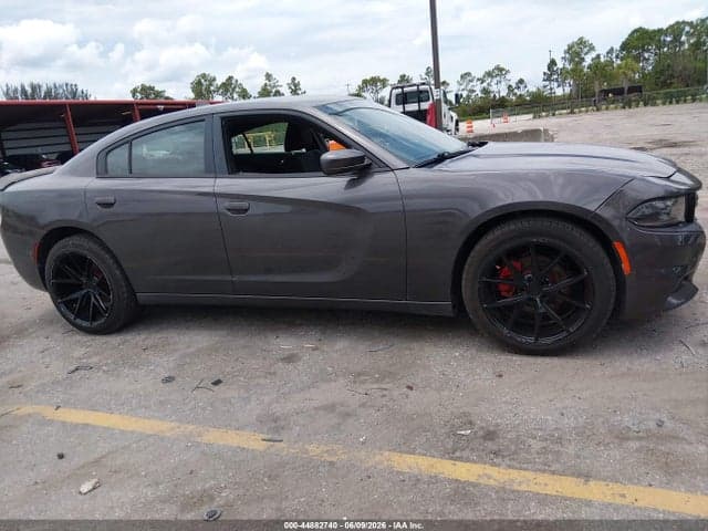 2017 DODGE CHARGER SXT RWD 13