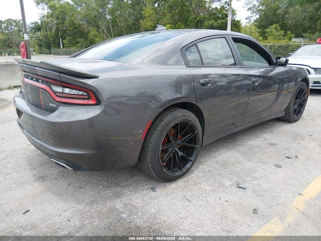 2017 DODGE CHARGER SXT RWD 4