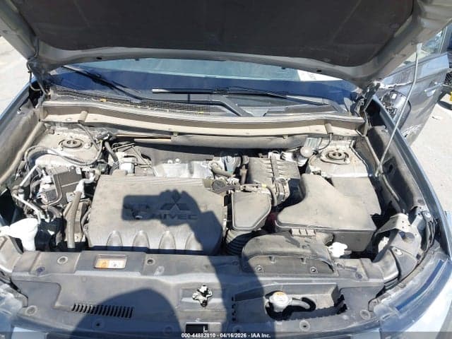 2020 MITSUBISHI OUTLANDER ES 2.4 10