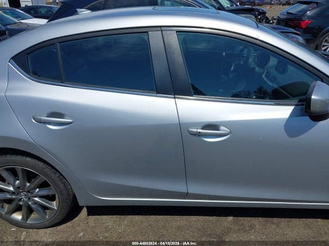 2018 MAZDA MAZDA3 TOURING 13