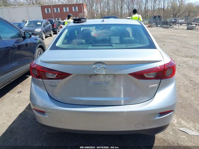 2018 MAZDA MAZDA3 TOURING 16