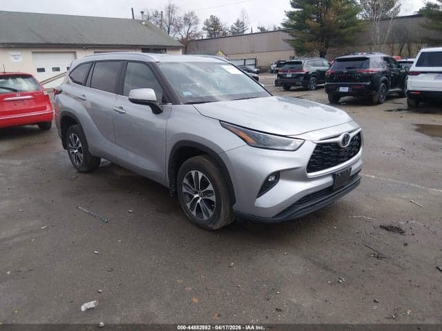 2024 TOYOTA HIGHLANDER XLE - 1