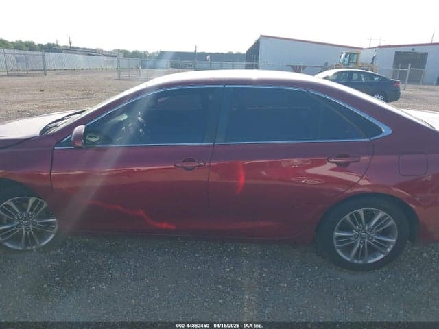 2017 TOYOTA CAMRY SE 15