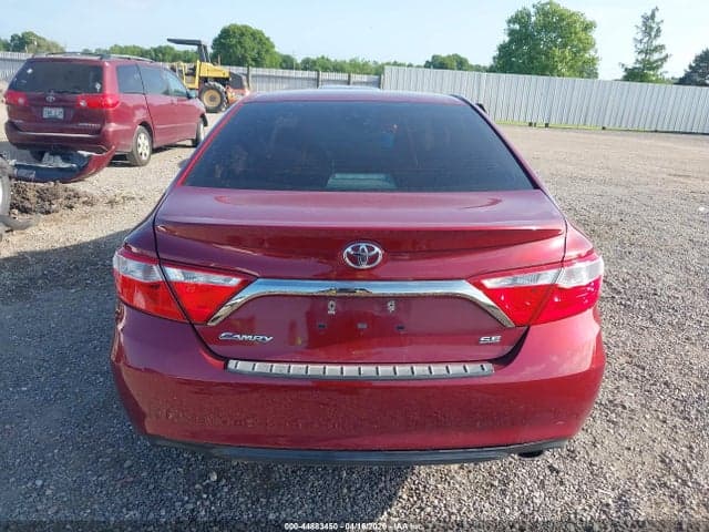 2017 TOYOTA CAMRY SE 17