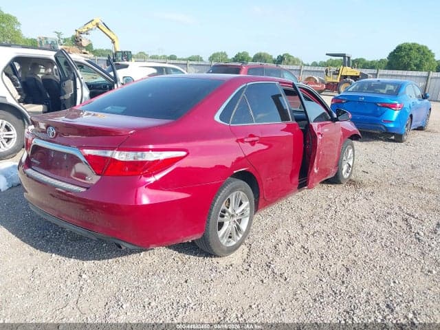2017 TOYOTA CAMRY SE 4