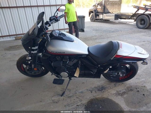 2018 SUZUKI VZR1800 13