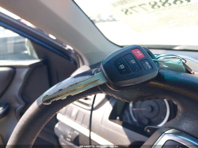 2017 TOYOTA CAMRY SE 11
