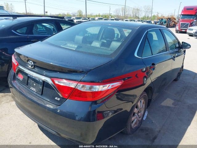 2017 TOYOTA CAMRY SE 4