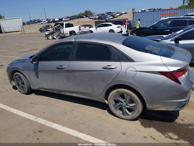 2022 HYUNDAI ELANTRA SEL 17