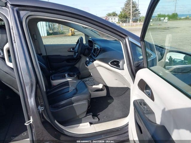 2020 CHRYSLER VOYAGER LXI 5