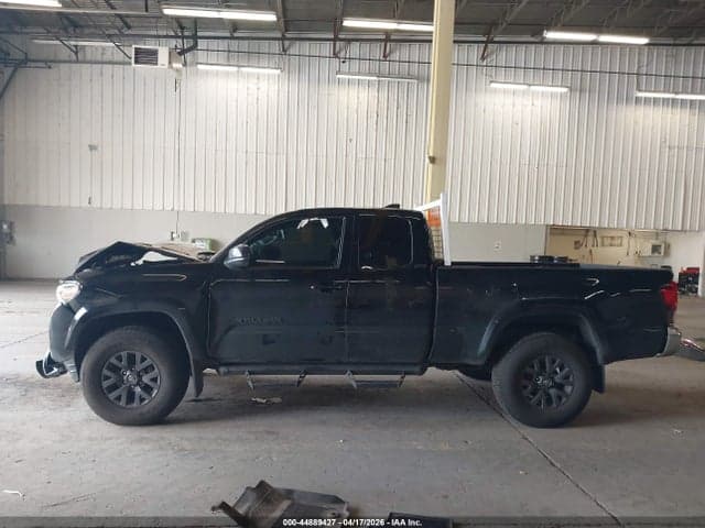 2020 TOYOTA TACOMA SR5 V6 14