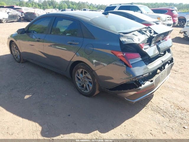 2024 HYUNDAI ELANTRA SEL 3
