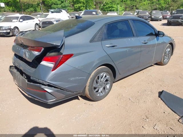2024 HYUNDAI ELANTRA SEL 4