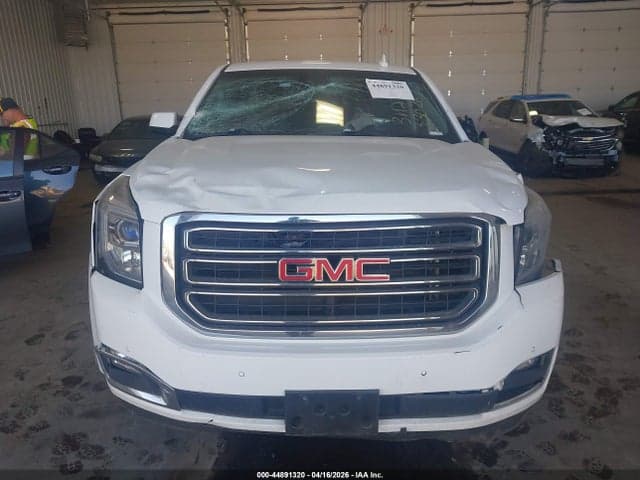 2017 GMC YUKON SLT 11