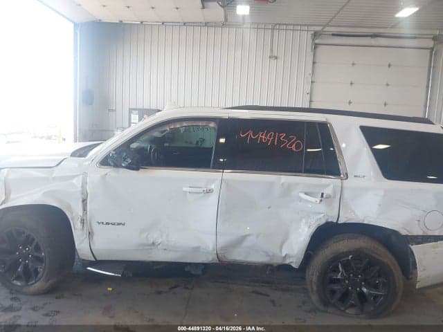 2017 GMC YUKON SLT 13