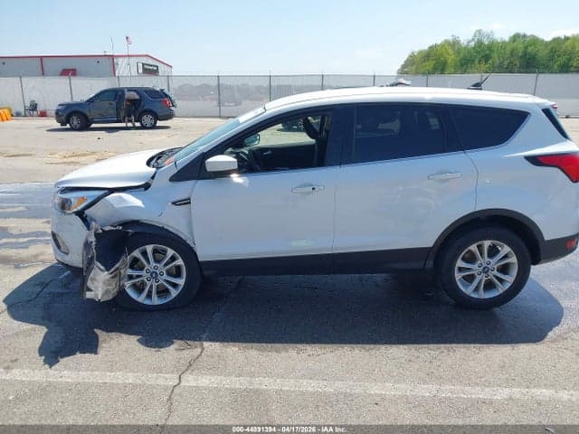 2019 FORD ESCAPE SE 14