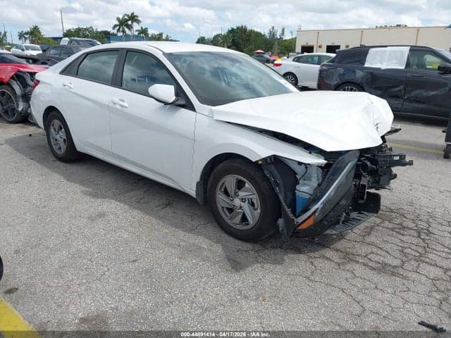 2025 HYUNDAI ELANTRA SE 1