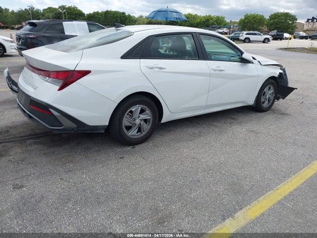 2025 HYUNDAI ELANTRA SE 4